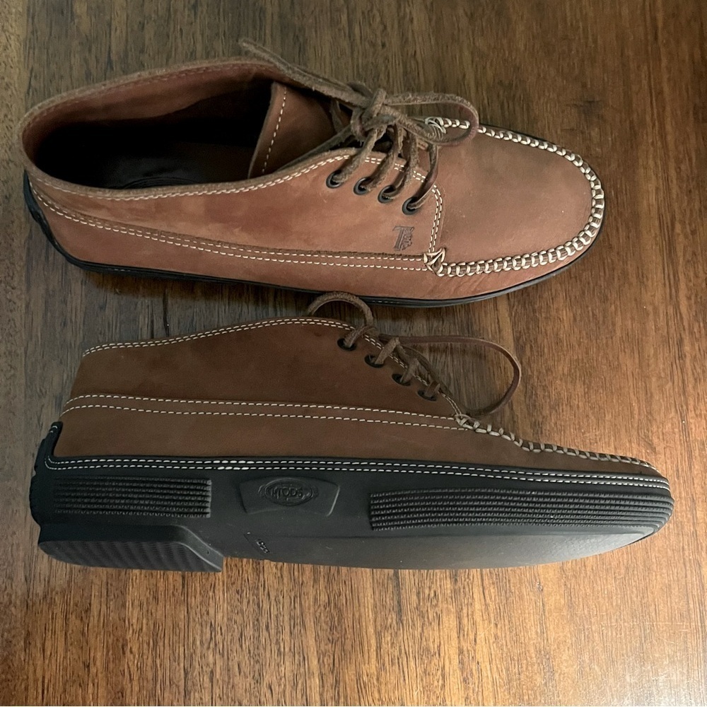 Tods Chukka Desert Dress Boots
Size 8.5 men’s. Camel leather. Vibram sole - Picture 10 of 16